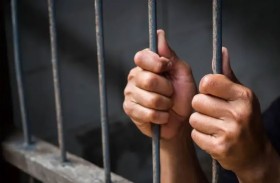 يُنهي حياة والده بسبب «توكتوك»