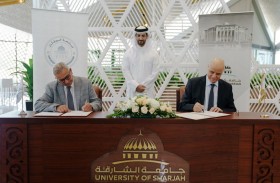 سلطان بن أحمد القاسمي يشهد توقيع مذكرة تفاهم بين جامعتي الشارقة وخورفكان 