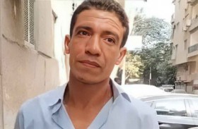 عامل النظافة يدخل عالم الفن