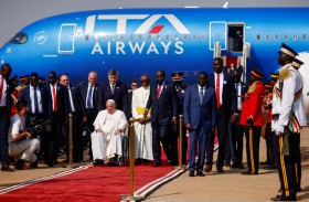  البابا يغادر الكونغو الديموقراطية متوجها إلى جنوب السودان 