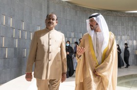 خليفة بن طحنون يستقبل رئيس مجلس الشعب الهندي في واحة الكرامة