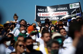 بولسونارو يعزز الشكوك حول انتخابات البرازيل في 2022 