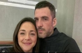 تكتشف أن حبيبها يعيش مع زوجته وأطفاله بعد حملة بحث دولية