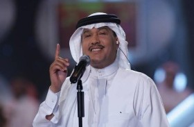 محمد عبده يطمئن جمهوره على صحته