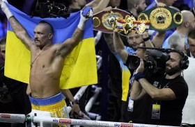 أوسيك يهدي نزال البحر الأحمر لأوكرانيا 