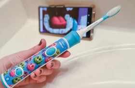 استخراج فرشاة أسنان من معدة طفل