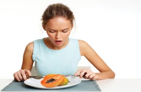 معظمنا يلقيها بسلة المهملات.. 8 فوائد مذهلة لبذور البابايا