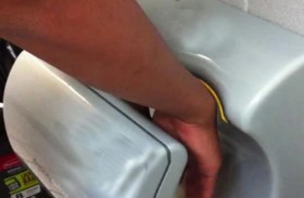 تحذير من قنبلة في الحمامات العامة