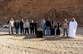 «حُوَّام العسل الشرقي» ينطلق من محمية الوريعة بالفجيرة بعد تعافيه