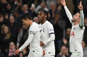 توتنهام لمتابعة انطلاقته الصاروخية.. وديربي مانشستر في الواجهة 