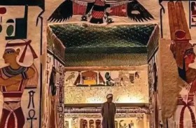 اكتشاف تمثال ونفق يُقصر طريق العلماء إلى قبر كليوبترا