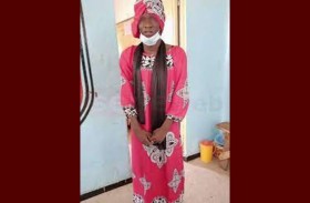 يتنكر بزي امرأة لتقديم الامتحانات