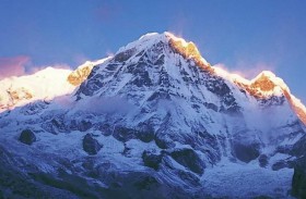 11 نيبالياً يستهلون موسم التسلّق إلى إيفرست 