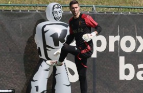 مونييه يدعم كاستيلز لحراسة مرمى بلجيكا بعد استبعاد كورتوا 