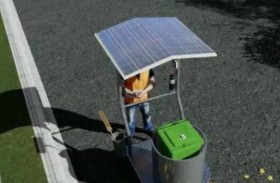 عربة صديقة للبيئة لمساعدة عمال النظافة