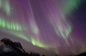 ليلة ثالثة من الأضواء القطبية مع استمرار العاصفة الشمسية