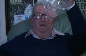 يستعيد طقم أسنان بعد 11 عاماً 