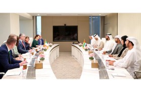 الإمارات وإيرلندا تبحثان تحفيز الاستثمارات المتبادلة في المشروعات الناشئة الابتكارية والاقتصاد الدائري والسياحة