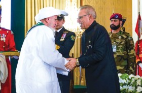 سلطان البهرة مفضل سيف الدين يكرم بنيشان باكستان