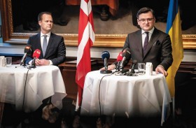 روسيا وأوكرانيا تميلان للدبلوماسية وتستبعدان الحرب 