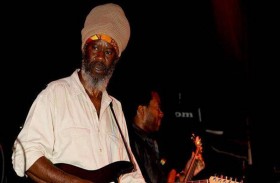 وفاة لي «سكراتش» بيري منتج أعمال بوب مارلي