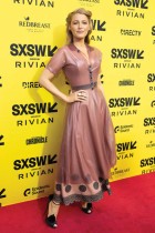 الممثلة الأمريكية بليك ليفلي تصل إلى العرض العالمي الأول لفيلم  «Another Simple Favor» خلال مؤتمر ومهرجان SXSW في تكساس. (ا ف ب)