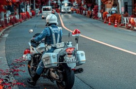 اقتحم 1000 منزل «للتخلص من التوتر» !