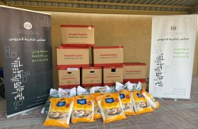 مجلس ضاحية الخروس يباشر مع جمعية الشارقة التعاونية  توزيع السلال الغذائية على الأسر المتعففة 