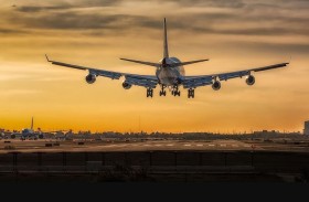 حوادث مقلقة ومتكررة.. بوينغ 757 تفقد عجلتها أثناء الإقلاع