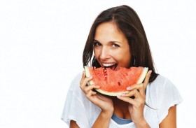 هل يعتبر البطيخ الأحمر غذاء أم وجبة خفيفة؟