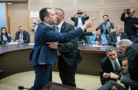 صخب وضجيج وتبادل الإهانات في الكنيست بسبب خطط إزاء القضاء