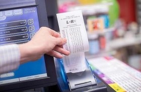 يتحول إلى مليونير بفضل تذكرة نسيها في الثلاجة