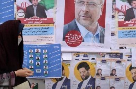     الإيرانيون يدلون بأصواتهم في ظل عدم توقع تغيير سياسي 