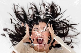 كيف يجعل الغضب آلامك المزمنة أكثر حدة؟