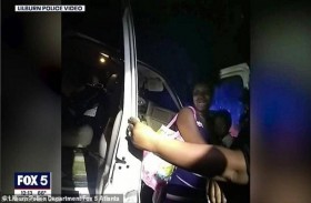 جنين يقفز من بطن أمه خلال حادث