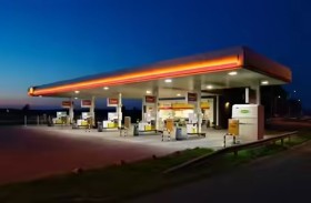 نسي زوجته في محطة الوقود