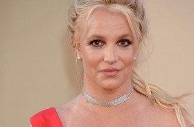 بريتني سبيرز تنافس بيونسيه على لقب Queen B