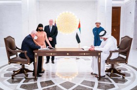 عبدالله بن زايد يشهد التوقيع على مذكرتي تفاهم للتعاون الثقافي والصحي بين الإمارات وكوبا