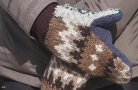 قفازات ساندرز.. خطوة جديدة لتلبية الطلب الهائل