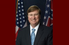 حاكم ميسيسيبي يوقع قانون إزالة شعار الكونفدرالية  