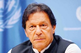 عمران خان «يأسف» لتعليقات انتقد فيها قاضية 