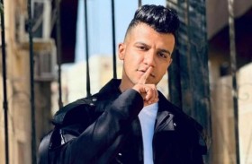 وضع مطرب مصري شاب على قوائم الترقب والوصول