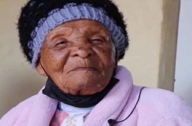 وفاة معمرة إفريقية عاشت على السبانخ والحليب