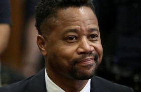 كوبا جونيور يعترف بتقبيله نادلة رغماً عنها