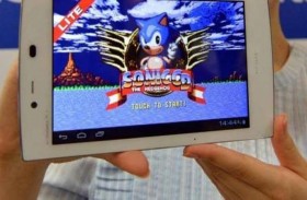 طفل يضع والدته في مأزق مالي