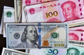 الدولار يتراجع بسبب مخاوف اقتصادية واليوان يرتفع بفضل التحفيز 