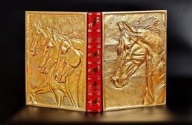 مخطوطات ومقتنيات نادرة في أبوظبي للكتاب