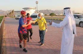 نادي دبا الحصن يختتم مبادرته المجتمعية في سقيا الماء لممارسي الرياضة  