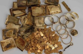 اكتشاف 600 قطعة من الذهب بالصدفة 