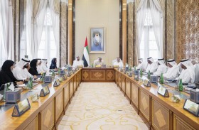 برئاسة منصور بن زايد.. الوزاري للتنمية يستعرض مشاريع ومبادرات وطنية لتطوير العمل الحكومي